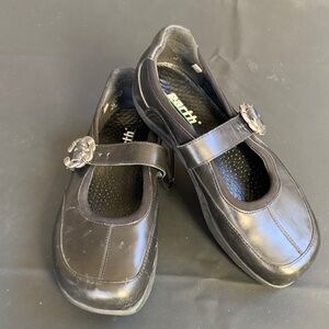 Earth Black Mary Jane Shoes with Decorative Buckle